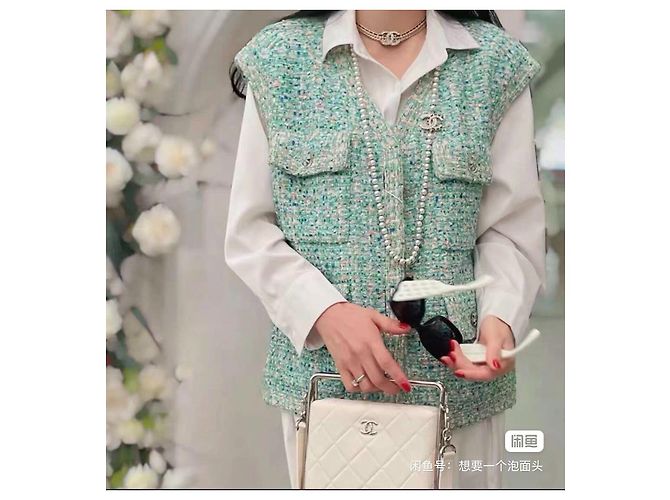 Chaqueta sin mangas de tweed verde Chanel 19S - vista 6