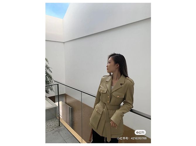 Gabardina de algodón beige Céline con botones dorados - vista 6