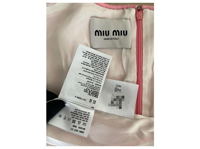 Vestido rosa Miu Miu con adornos de strass - vista 4