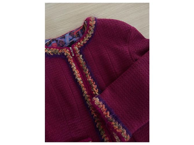 Chanel Bouclé Tweed Jacke in Burgundy Größe 34 - Ansicht 4