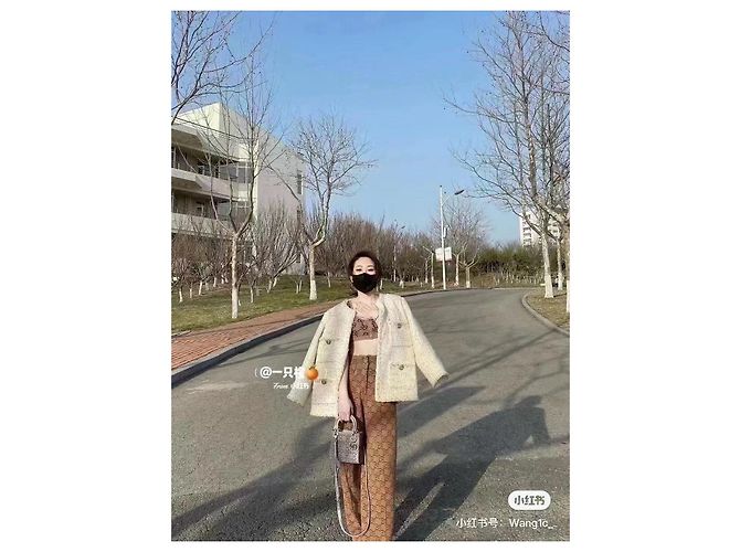 Chaqueta Chanel Egypt Collection de Tweed Blanca y Dorada - vista 7