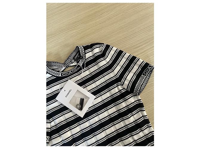 CHANEL 23C Top in seta multicolore a righe bianche e nere - vista 4
