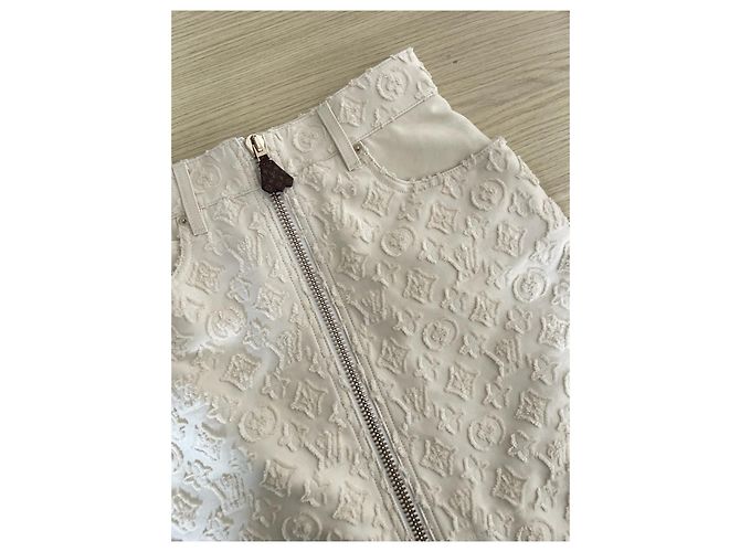 Louis Vuitton Beige Embossed Denim Skirt - view 4