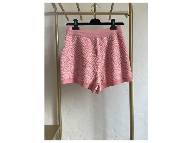 Shorts Louis Vuitton Monogram de tejido de rizo rosa - vista 3