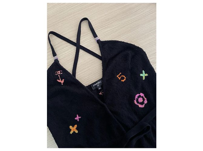 Vestido camisola Chanel 22P de rizo negro - vista 4