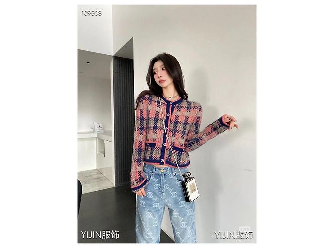 Chanel 22A Rosa Cashmere Cardigan mit Karomuster - Ansicht 5