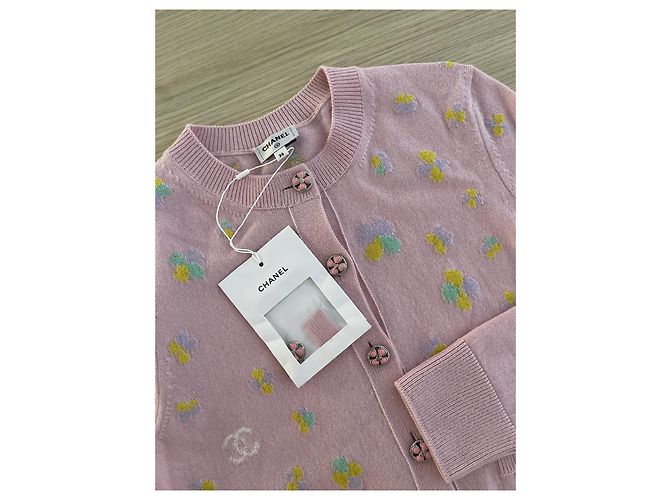 CHANEL 24P Rosa bestickter Cashmere Cardigan - Ansicht 4