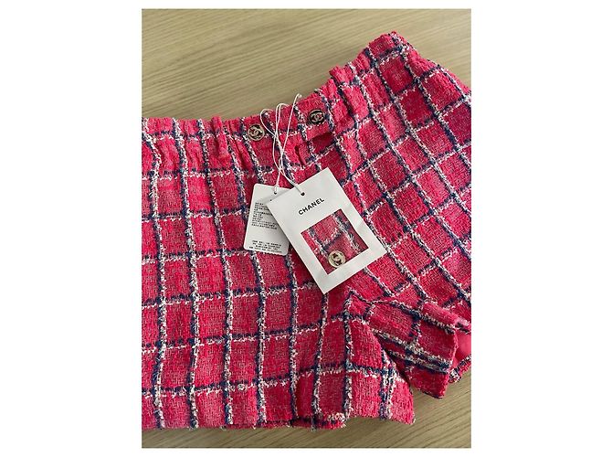Shorts Chanel 24P de tweed rosa - vista 4