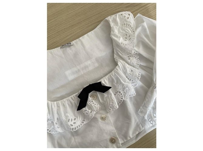 Blusa Miu Miu de renda branca com laço - vista 4