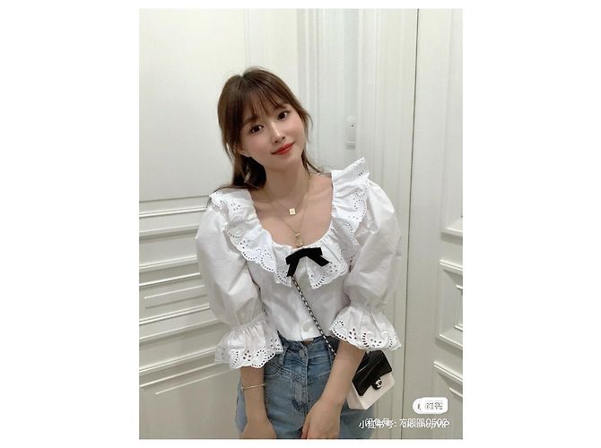 Blusa Miu Miu de renda branca com laço - vista 5