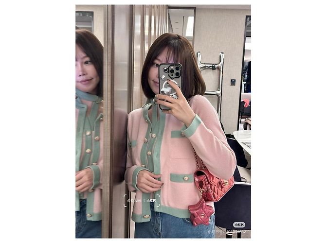 Chanel 24C Cardigã de cashmere rosa e verde - vista 6