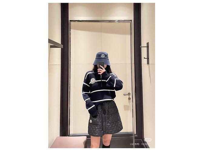 Falda Moncler Negra Acolchada - vista 5