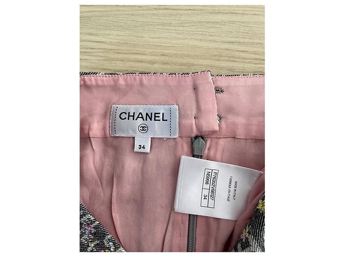 Falda Chanel 24C de denim azul con logo floral - vista 4