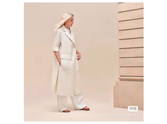 Hermès Mantel aus weißem Kaschmir mit Lederbesatz Größe 34 - Ansicht 6
