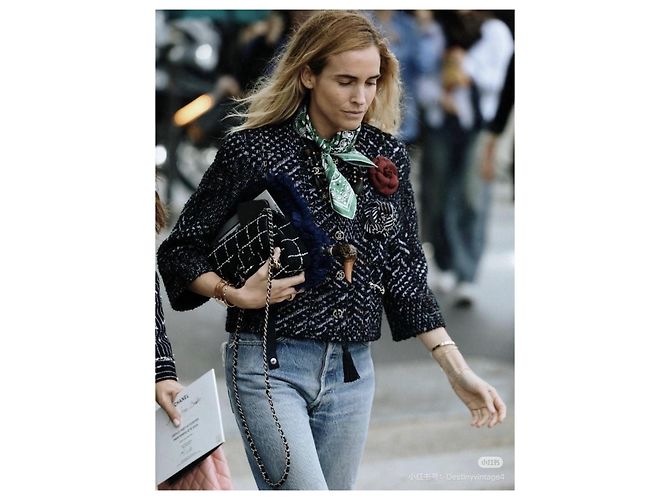 Chanel 23B Jacke aus mehrfarbigem schwarzem Tweed - Ansicht 8