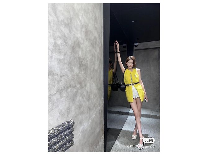 Colete de malha Chanel amarelo de lã - vista 4