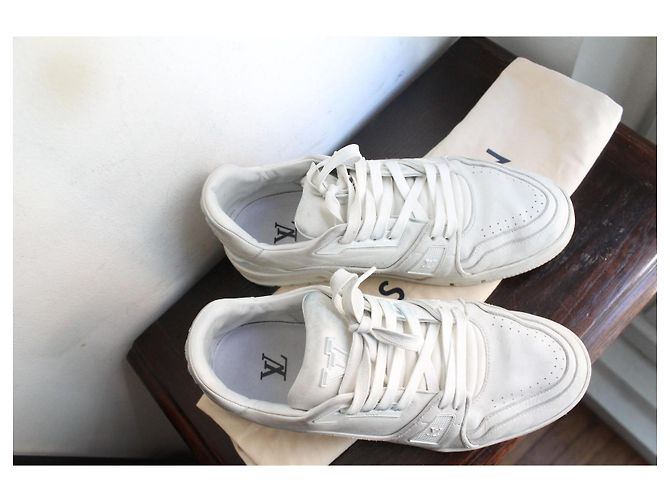 Louis Vuitton Zapatillas Bajas de Cuero Blanco - vista 7