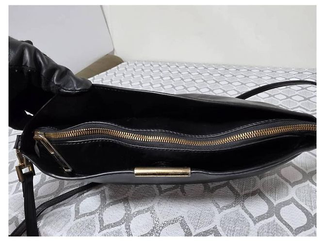 Burberry Piccola Borsa a Tracolla Chichester Pelle Goffrata Check - Nera - vista 11