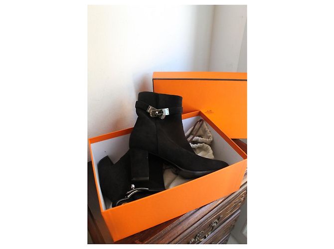 Hermès Saint Germain Wildleder Stiefeletten Schwarz - Ansicht 2