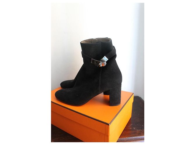 Hermès Saint Germain Wildleder Stiefeletten Schwarz - Ansicht 7