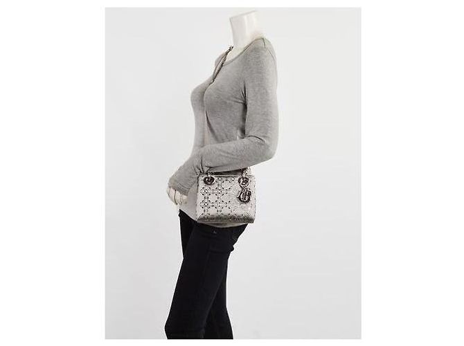 Christian Dior Mini Lady Dior Borsa in Raso e Cristalli - Grigio - vista 17