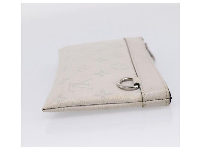 Louis Vuitton Discovery Pochette Monogram Taigarama PM - vista 4