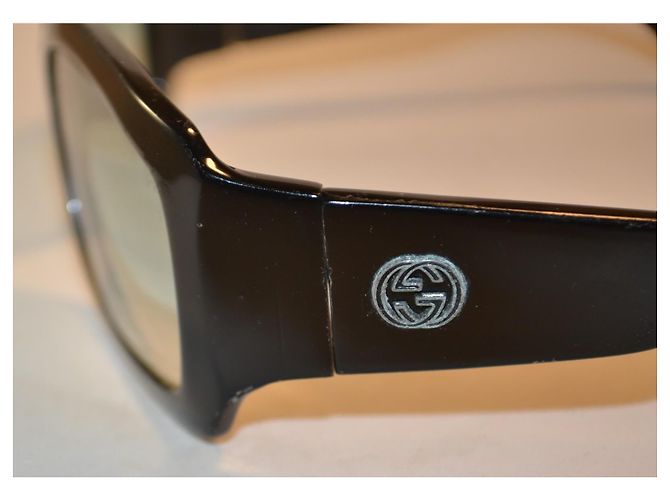 Gucci GG2593/S Sonnenbrille aus schwarzem Kunststoff - Ansicht 4