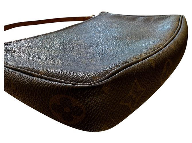 Louis Vuitton Pochette Accessoires Monogram Canvas Mini - vista 3