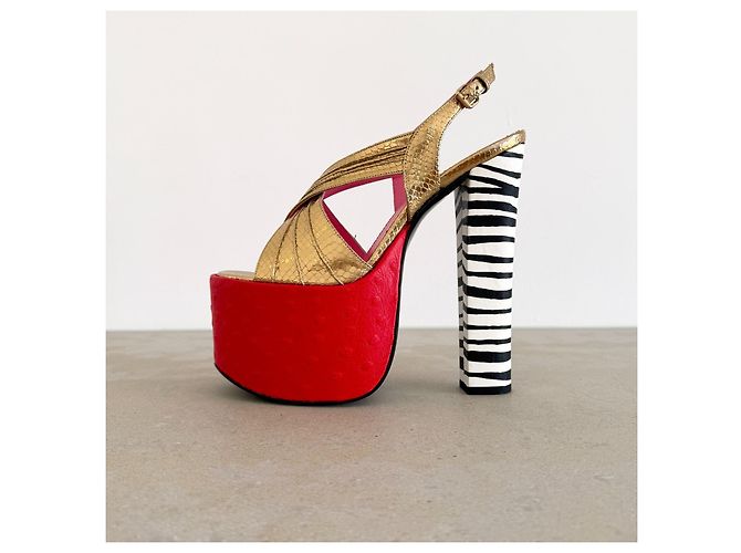 Dsquared2 Pre-Fall 2023 Sandales à plateforme en cuir doré - vue 3