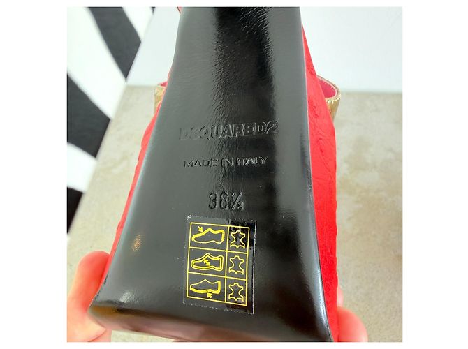 Dsquared2 Pre-Fall 2023 Sandales à plateforme en cuir doré - vue 8