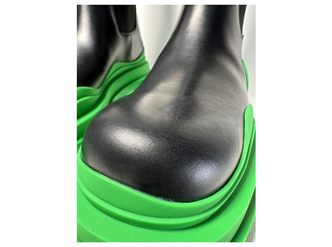 Bottega Veneta Tire – Black Leather Boots with Green Sole – Size 38 - vista 10