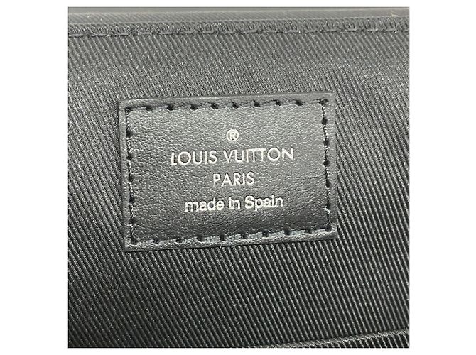 Bolsa de Ombro Louis Vuitton Monogram Eclipse District PM - vista 5