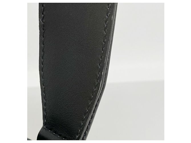 Bolsa de Ombro Louis Vuitton Monogram Eclipse District PM - vista 7