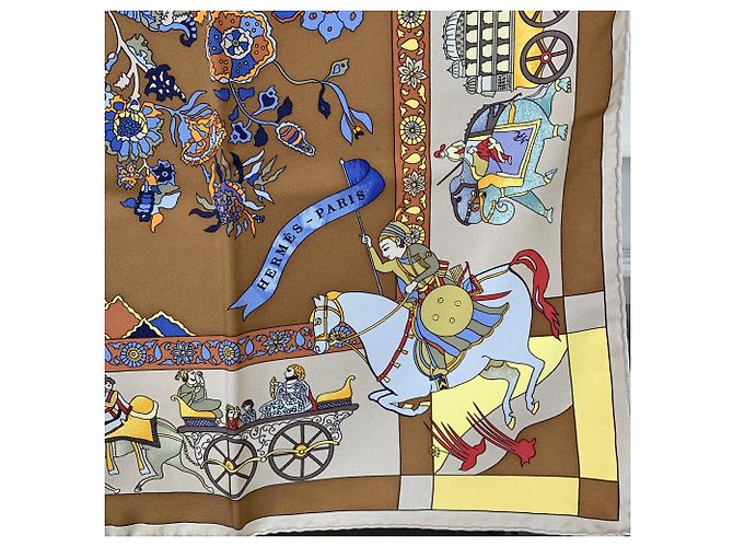 Foulard Hermès Vintage Brown Silk Fantaisies Indiennes Dubigeon - vista 3