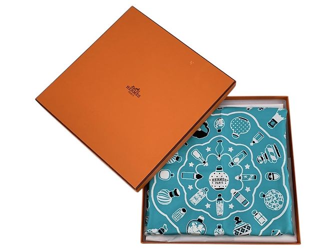 Hermès Foulard di Seta Vintage Hermes Qu Importe le Flacon 1988 Baschet 55x55 - vista 2