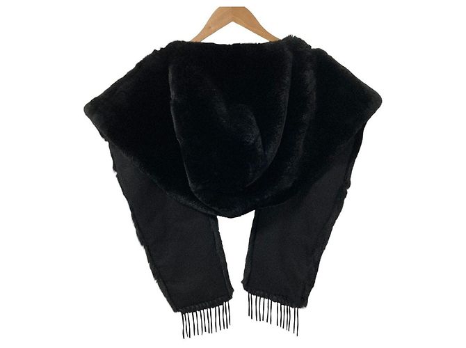 Max Mara Schal aus Kaschmir und Kaninchenfell - Ansicht 2