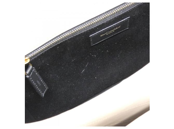 Yves Saint Laurent Bolsa de Ombro Saint Laurent Niki Medium em pele de cordeiro - vista 9