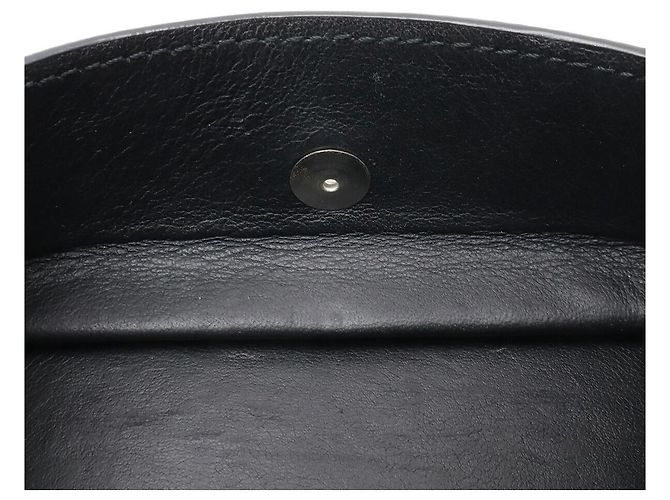 Louis Vuitton Taiga Coin Purse - view 5