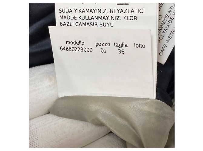Max Mara Studio Daunenmantel aus weichem Nylon - Ansicht 10