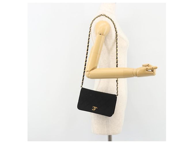 Bolso de hombro CHANEL Matelasse con cadena de algodón negro y dorado CC - vista 25