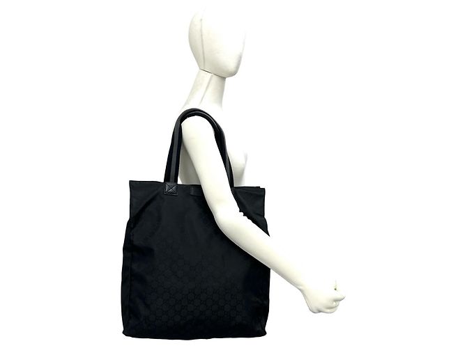 Gucci GG Nylon Tote Bag mit geprägtem Logo aus Leder - Ansicht 2