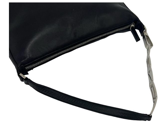 Fendi Schultertasche aus schwarzem Leder - Ansicht 4