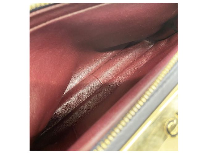 Bolsa de Ombro com Corrente Chanel Matelassé - vista 12