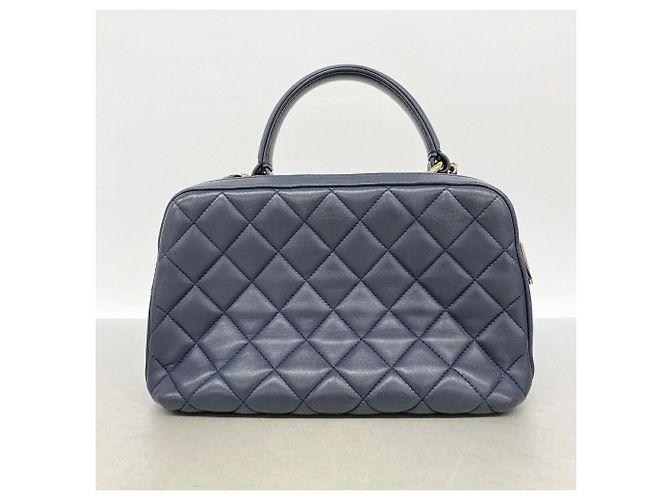 Bolsa de Ombro com Corrente Chanel Matelassé - vista 13
