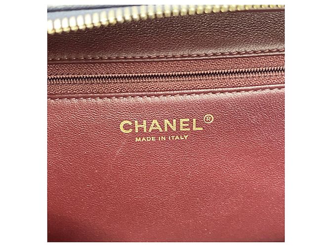 Bolsa de Ombro com Corrente Chanel Matelassé - vista 5