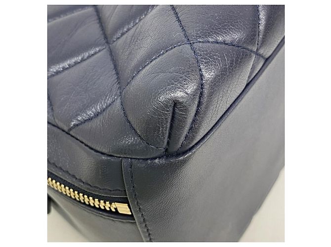 Bolsa de Ombro com Corrente Chanel Matelassé - vista 6