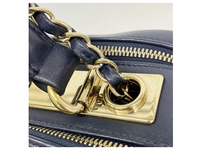 Bolsa de Ombro com Corrente Chanel Matelassé - vista 8