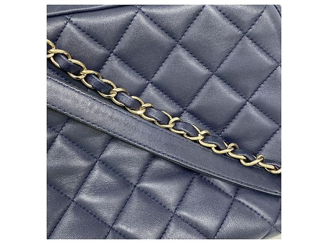 Bolsa de Ombro com Corrente Chanel Matelassé - vista 9