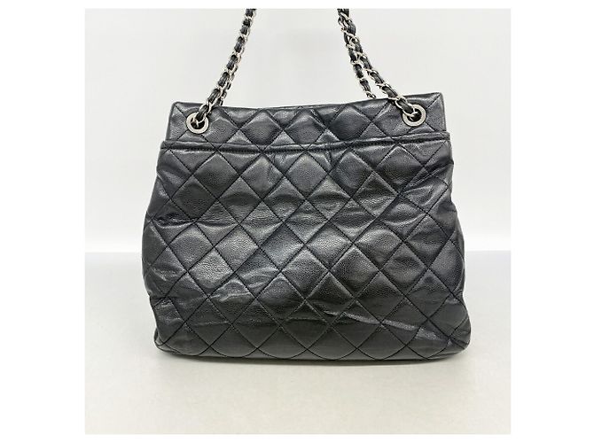 Chanel Matelassé Schultertasche mit Kette - Ansicht 12