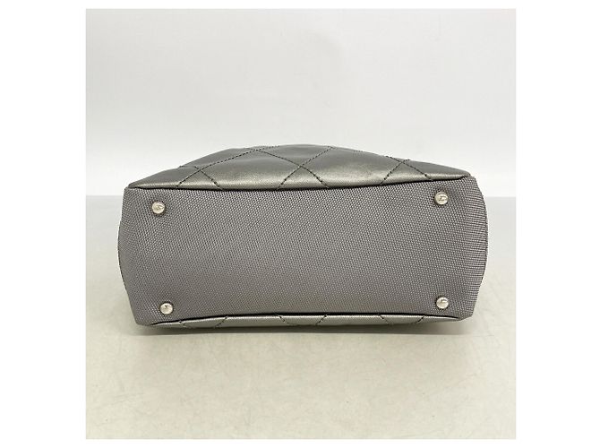 Bolso Tote Chanel en Marfil y Plata - vista 3